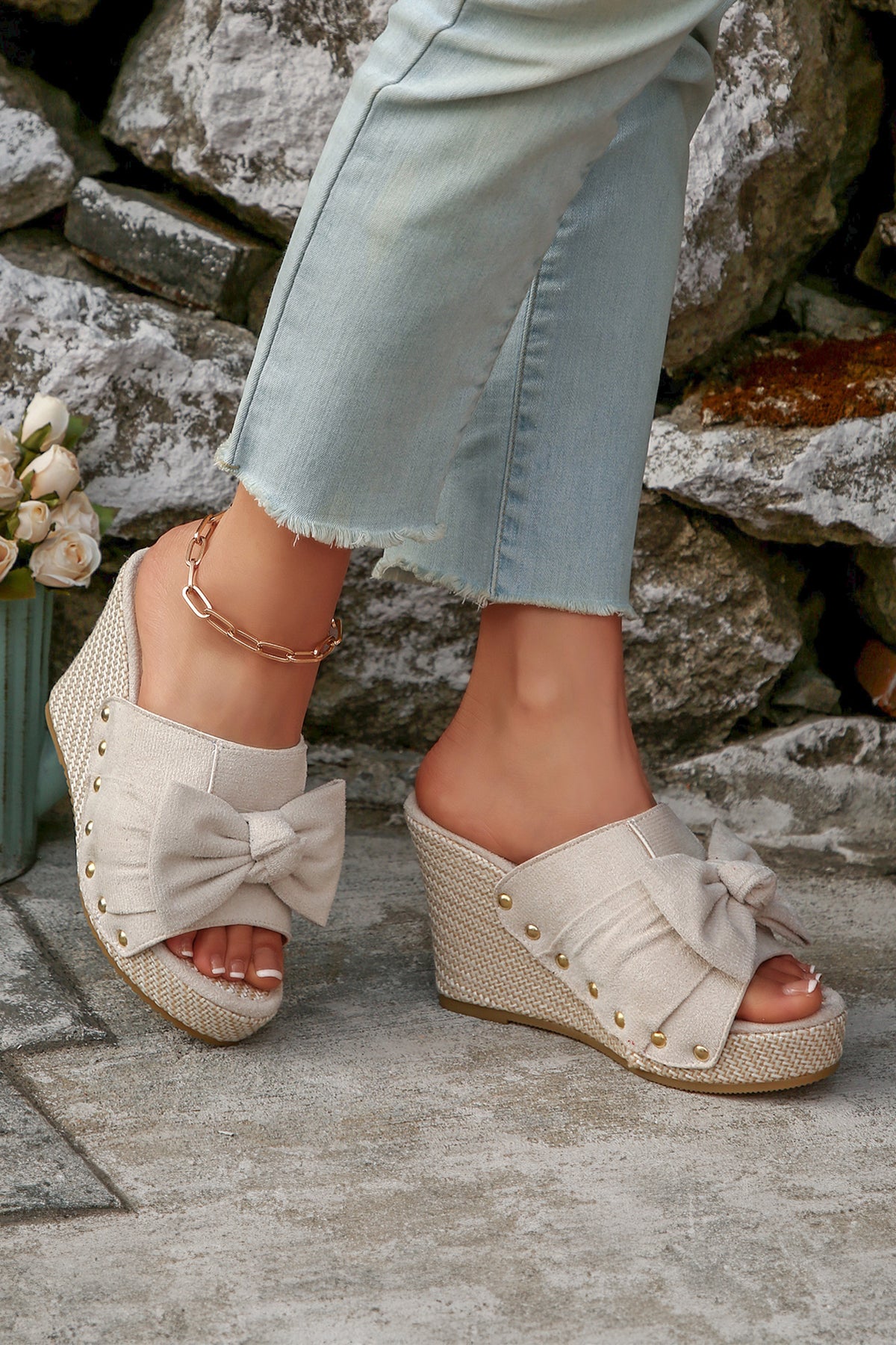 Oatmeal Cute Bow Knot Studded Wedge Platform Slippers